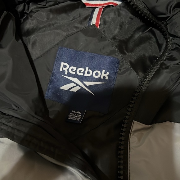 PRICE DROP🔥🔥NWT Reebok coat.  Size XL. Black/grey. - Picture 5 of 5
